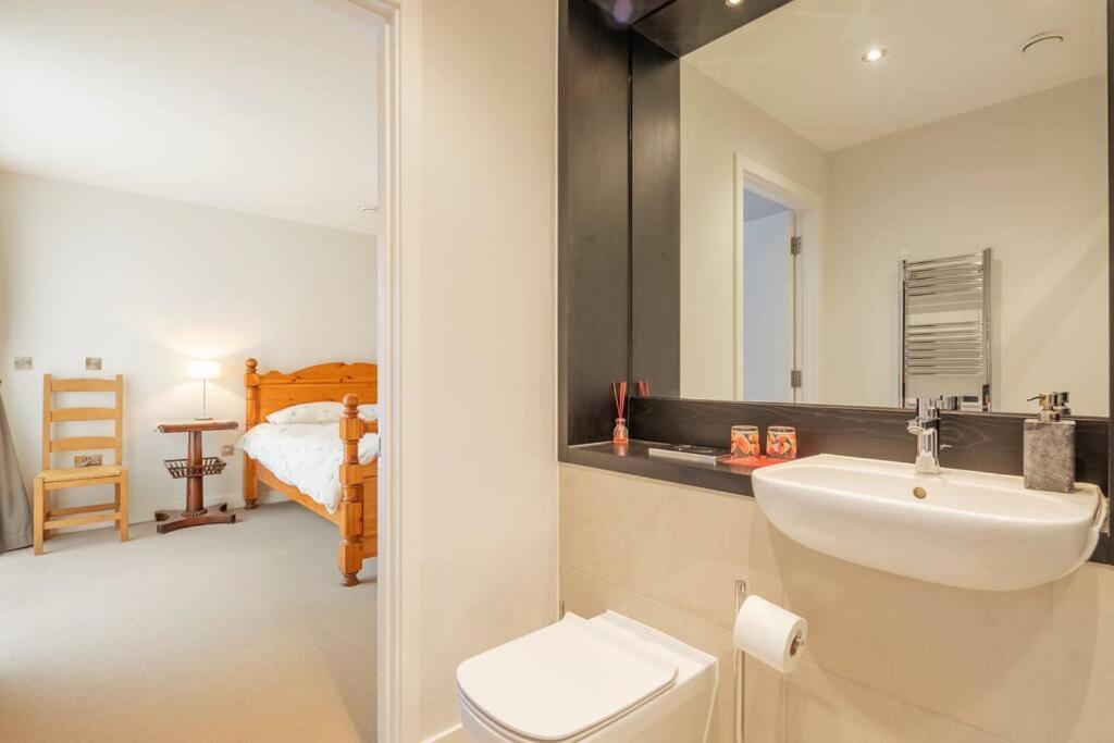 Luxury Ensuite Room 2 Minutes From Cambridge Station 外观 照片